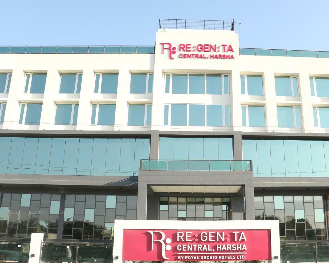 Regenta Central Harsha Vapi Pardi Exterior photo